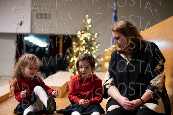 24-12-10-Christmas-APTh-00006