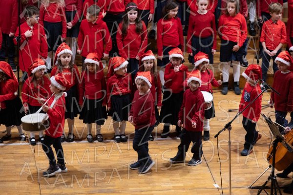 24-12-10-Christmas-APTh-00420