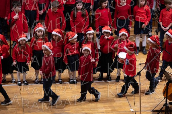 24-12-10-Christmas-APTh-00421