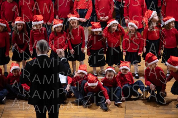 24-12-10-Christmas-APTh-00429