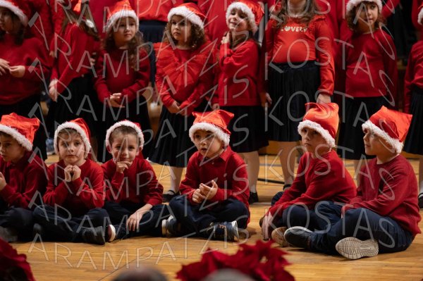 24-12-10-Christmas-APTh-00445