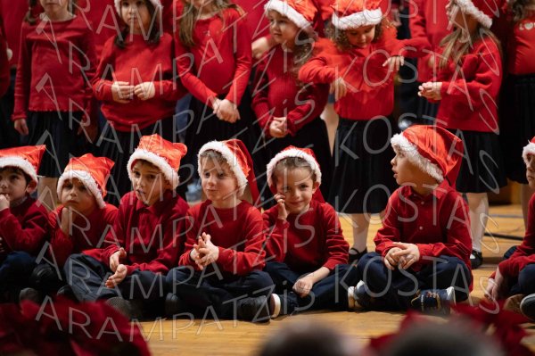 24-12-10-Christmas-APTh-00458