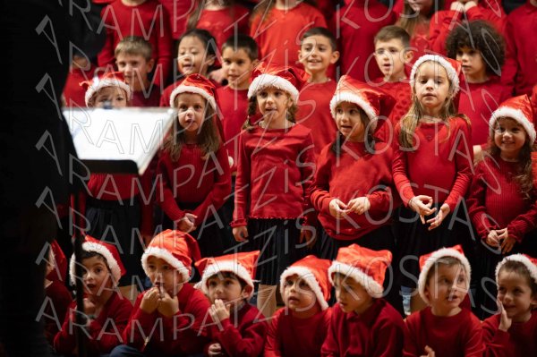 24-12-10-Christmas-APTh-00463