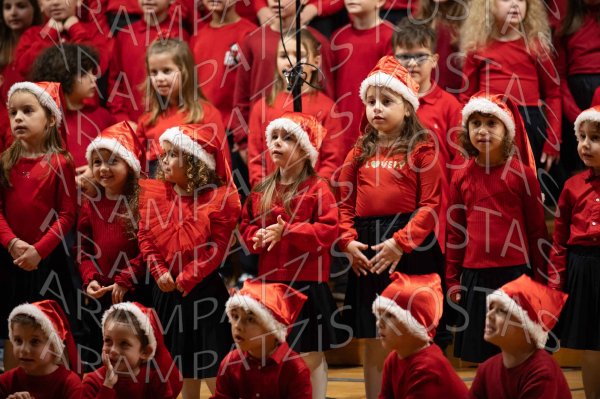 24-12-10-Christmas-APTh-00467