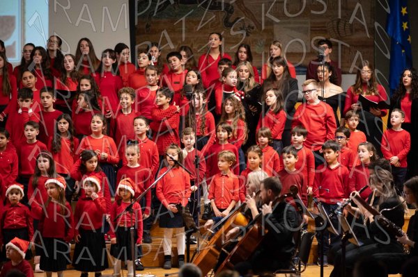 24-12-10-Christmas-APTh-00488