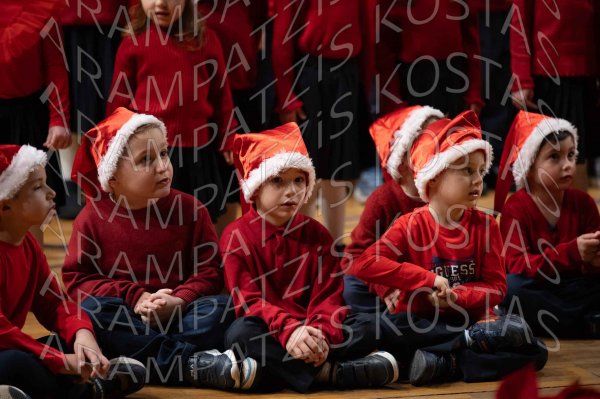 24-12-10-Christmas-APTh-00499