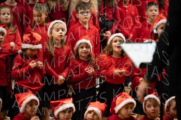 24-12-10-Christmas-APTh-00509