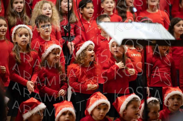 24-12-10-Christmas-APTh-00511