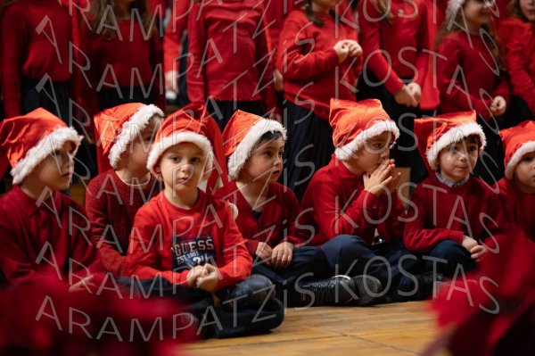 24-12-10-Christmas-APTh-00517