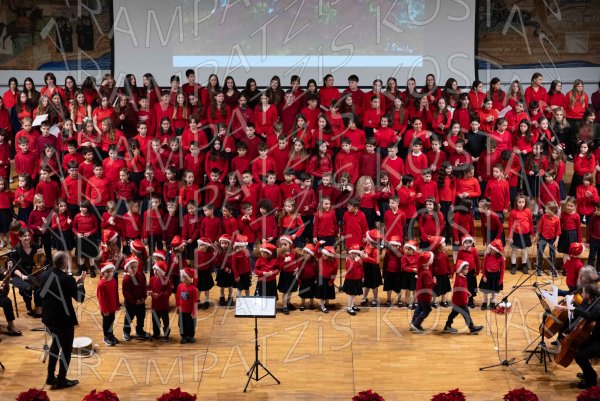 24-12-10-Christmas-APTh-00573