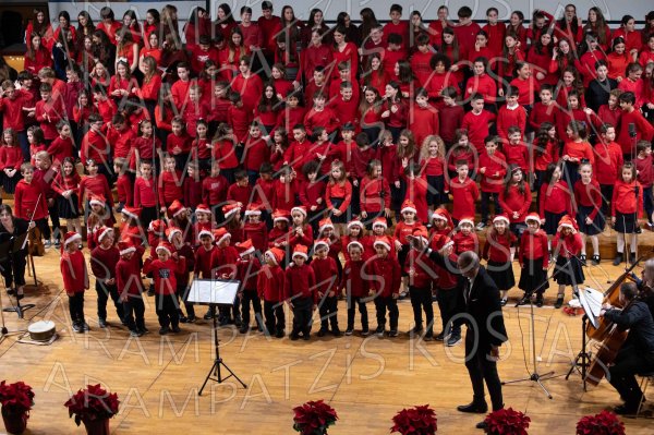 24-12-10-Christmas-APTh-00577