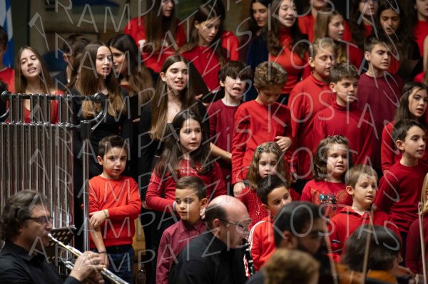24-12-10-Christmas-APTh-00701