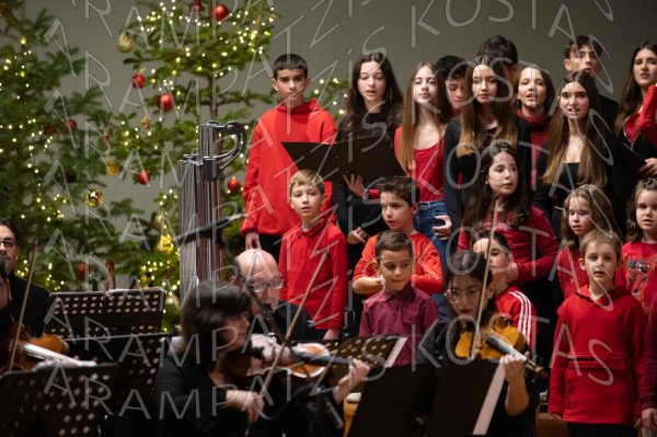24-12-10-Christmas-APTh-00717